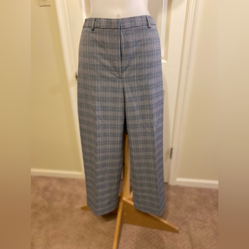 Amanda Smith - Woman gray plaid Capri pants (pink/blue/black) colors, Size: 12